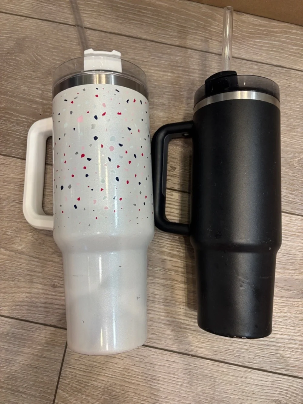 2 Stanley White Confetti & Black Insulated Travel Mugs with Handles - Picture 5 of 8